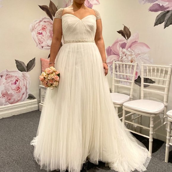 PLUS SIZE WATTERS WEDDING GOWN! - Picture 2 of 8